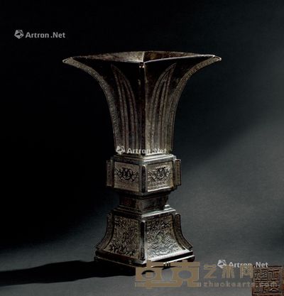 周代（约B.C.1100-256年） 铜饕餮纹花觚 高38.8cm