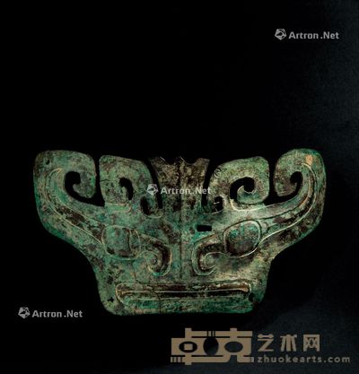 西周（约B.C.1100-771年） 青铜兽面具 宽17.5cm