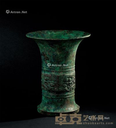 西周(约B.C.1100-771年) 青铜饕餮纹尊 直径21.5cm;高26.5cm