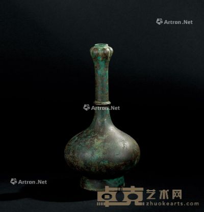 汉代（B.C.206-A.D.220年） 铜蒜头瓶 高31.4cm