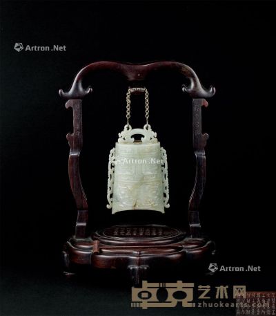 清代（1644-1911年） 白玉雕夔龙纹编钟 高18.3cm