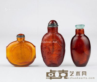 清代(1644-1911年) 琥珀鼻烟壶 (三件一组) 尺寸不一;重85g