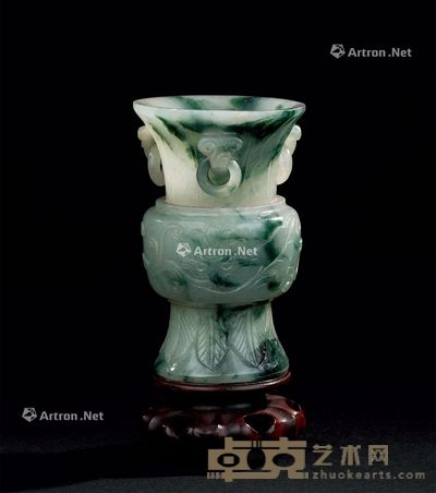 清代(1644-1911年) 翡翠莲纹四环耳花觚 --