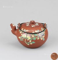 清代（1644-1911年） 紫砂加彩花果纹铜提梁壶