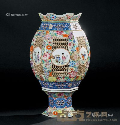 民国（1912-1949年） 粉彩镂雕百花不落地开光人物纹灯 高38.2cm