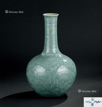 清乾隆（1736-1795年） 天青釉云龙纹赏瓶