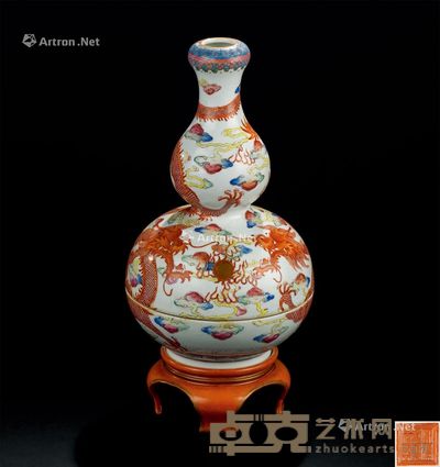 清晚期（1840-1911年） 粉彩二龙戏珠纹葫芦瓶 通髙:36.5cm