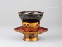 宋代（960-1279年） 油滴天目茶碗 朱漆描金花口托盏 （二件一组）