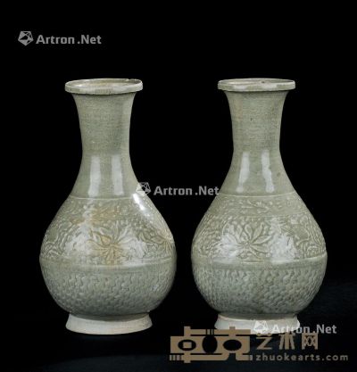 宋代（960-1279年） 影青花卉纹瓶  （一对） 高25.7cm