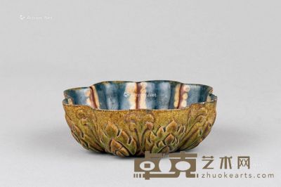 唐代（618-907年） 三彩花口盏 直径9.8；高3.3cm