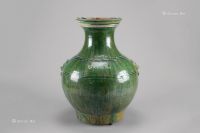汉代（B.C.206-A.D.220年） 绿釉弦纹双铺兽耳瓶