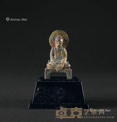 五代（907-960年） 铜鎏金佛立像 高5.5cm