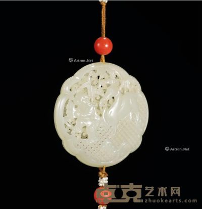 清中期 白玉镂雕婴戏纹香囊 直径5.5cm