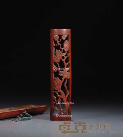 清 竹镂雕玉兰花香盒 长20.6cm；宽4.7cm