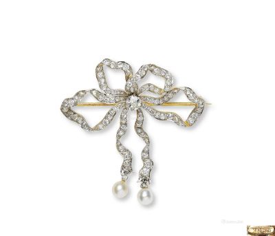 「蝴蝶结」钻石配珍珠胸针，德国设计师科恩（Kohn）
