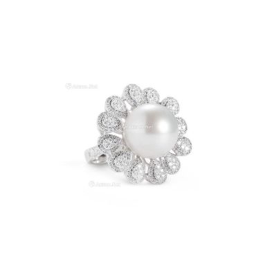 天然南洋白珍珠配「花」钻石戒指