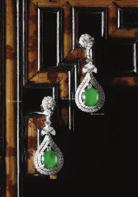 天然缅甸鲜绿「翡翠」配钻石耳环