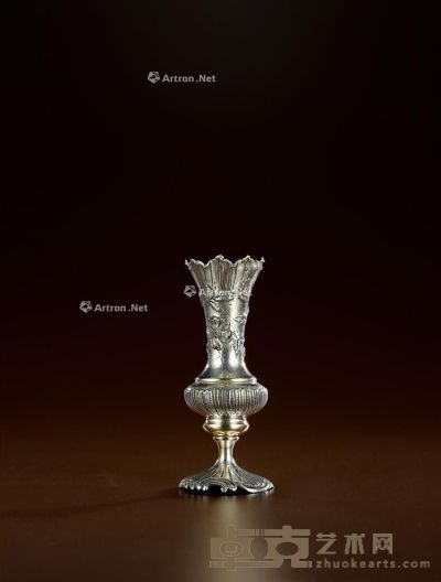 1912年制 精美洛可可风格小花瓶 高14.5cm；口部直径4.8cm；底部直径6cm