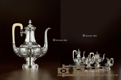 1895年制 纯银咖啡茶具配铜镀银大托盘 （四件套） 咖啡壶高25.5cm；宽22cm；茶壶高20.5cm；宽24.5cm；糖