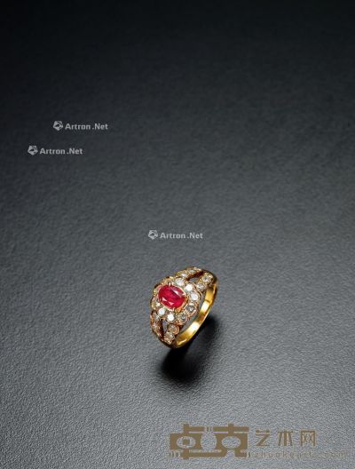 1970年制 红宝石花朵型戒指 --