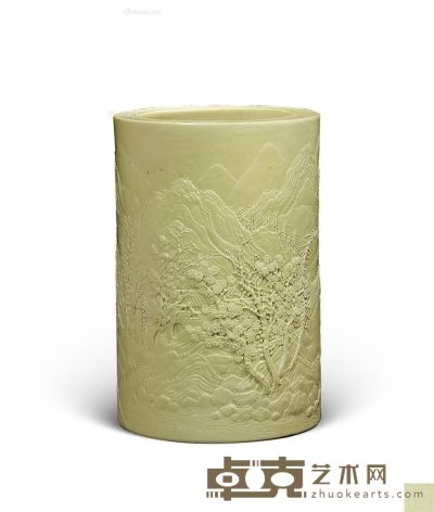 清同治 黄釉雕瓷山水纹笔筒 高12.5cm