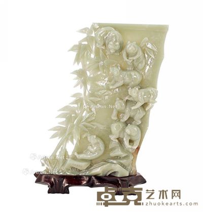 青玉熊猫 长25.5cm;宽18cm
