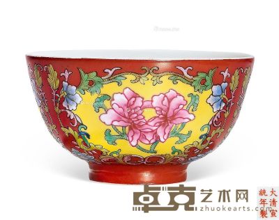 清宣统 珊瑚红地洋彩花卉碗 直径10.1cm