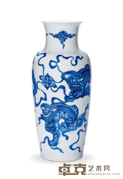 清康熙 青花狮子戏绣球观音瓶 高44cm