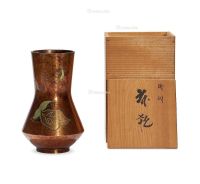 昭和时期 金工名家「秀峰」制铜髹漆豆荚纹花入