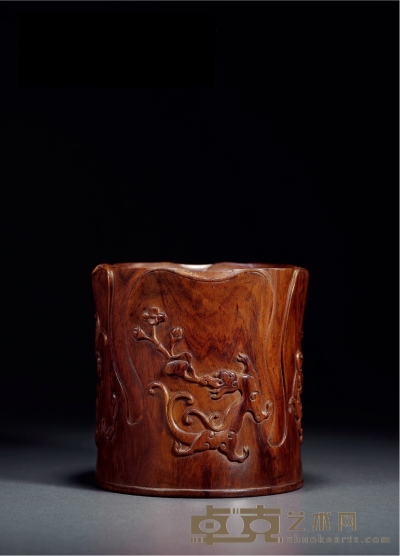 明·黄花梨雕螭虎纹笔筒 高16.2cm；口径15.8cm