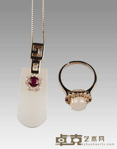 羊脂白玉镶红宝石平安无事牌挂件、戒指 总重量0.8×1cm 3×1.5×0.5cm