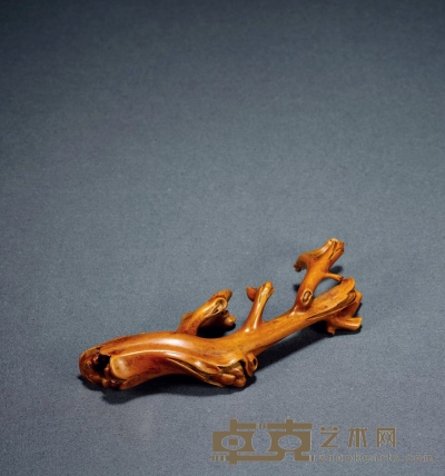 清·黄杨木雕树桩形笔架 高：3.5cm 长：17.1cm