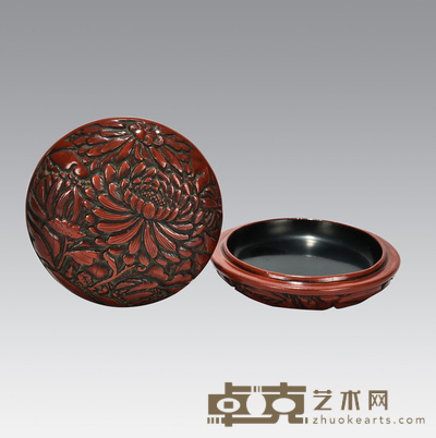 菊瓣纹漆盒 直径:7.5cm高:2.5cm