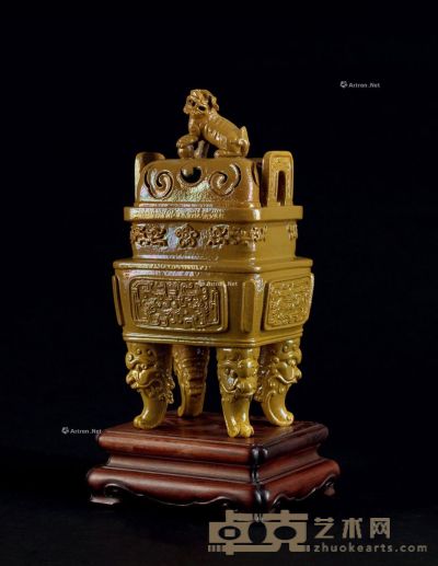 清中期 米黄釉雕瓷龙纹四足香炉 高29cm