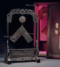 清中期 铜缠枝莲纹磬配紫檀雕夔龙纹架