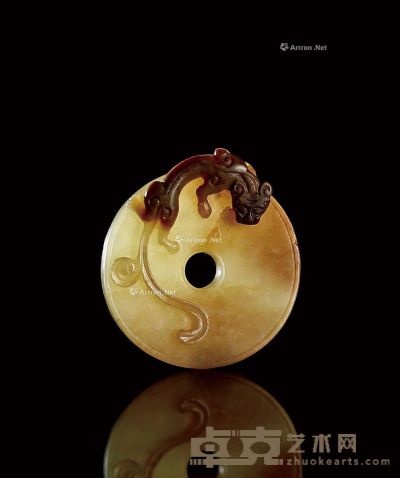 明 黄玉螭龙纹璧 直径5.7cm