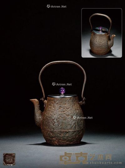 明治时期 大国寿朗制鹤首式铁壶 21×13.6cm