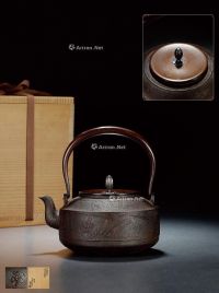 昭和时期 角谷莎村造竹兰纹独乐形铁壶