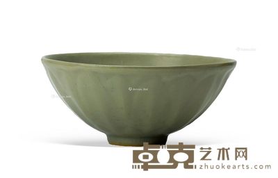 明 青釉莲瓣碗 直径17cm