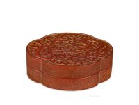 清 寿山石雕螭龙纹海棠形盒
