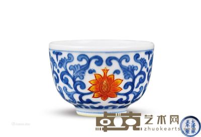 清雍正 青花矾红西番莲纹小杯 直径4.1cm
