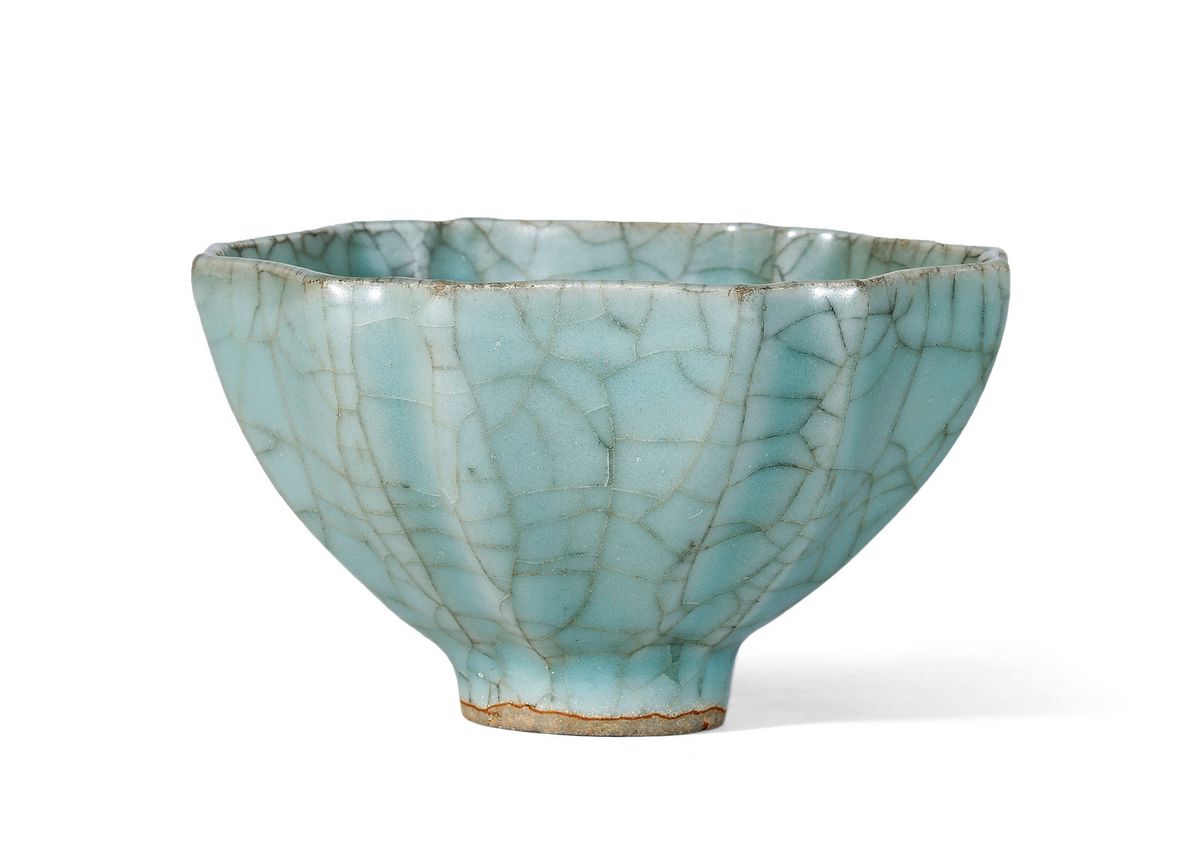元 龙泉窑葵口杯 直径9.5cm