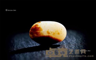 新疆和田玉籽料原石释迦摩尼讲经图 2.8×1.8×0.9cm；重7.6g