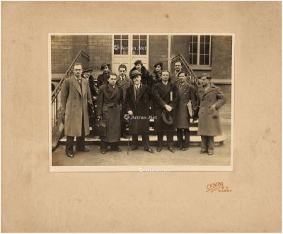 1935年作 冼星海、保罗·杜卡等 巴黎音乐学院高级作曲班师生合影