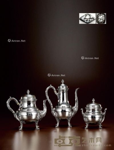 1903年制 纯银高浮雕咖啡茶具 （四件套） 咖啡壶高26cm；宽19.5cm；茶壶高21cm；宽23cm；糖罐高