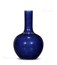 清乾隆 霁蓝釉天球瓶