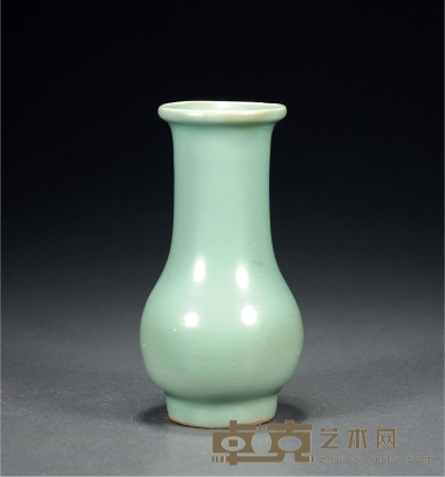 南宋 龙泉窑粉青釉长颈瓶 高14.5cm
