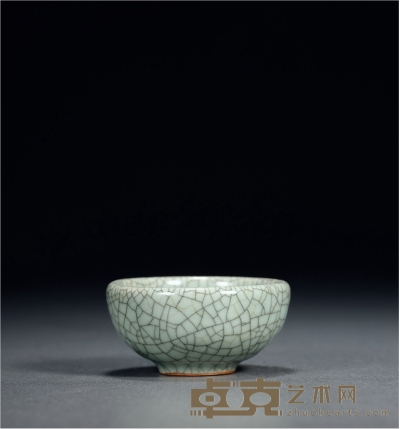 清 哥釉茶盏 高3.5cm；口径7.7cm