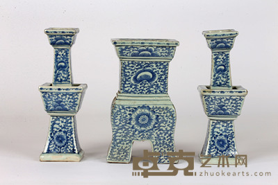 清中期 青花缠枝花炉烛台三件套 高:29-31cm