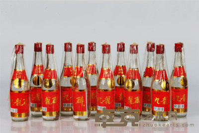 2008年 九龙醉 浓香型1箱（12瓶）   酒精度：45° 容量：500ml